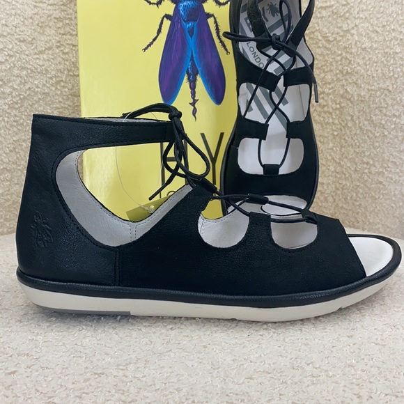 Fly London Mura gladiator leather sandals eu 39 us 8 8,5 black shoes lacr - Picture 3 of 12